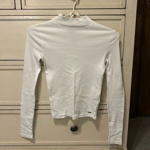 Hollister white turtleneck long sleeve shirt